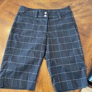 Nike Golf Checkered Black and Light Grey Flat Front Shorts ladie's size 4